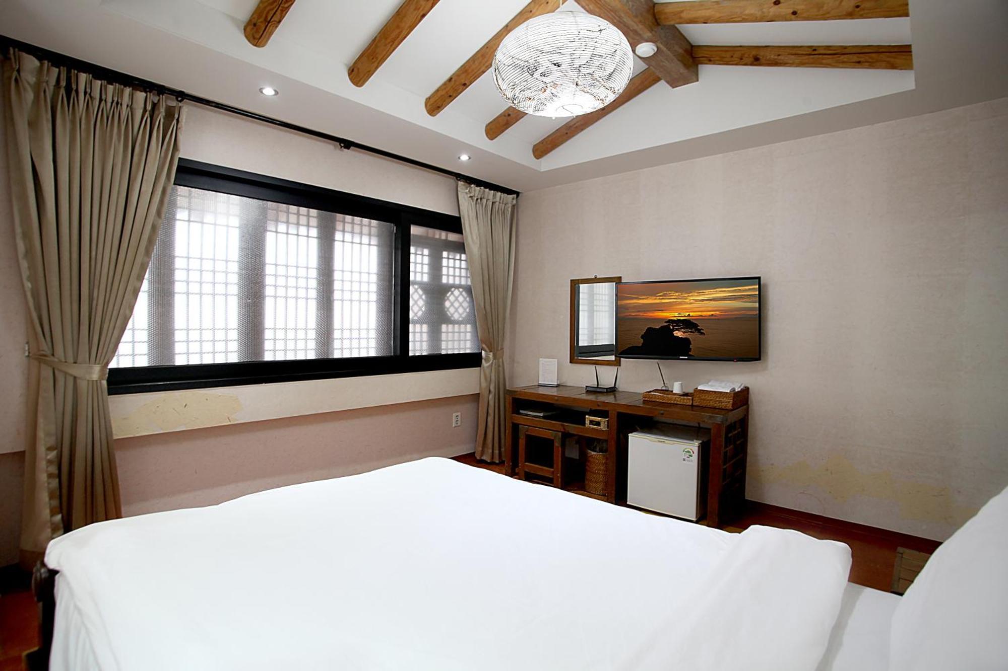 Jeonju Hanok Taejogung Hotel Rum bild