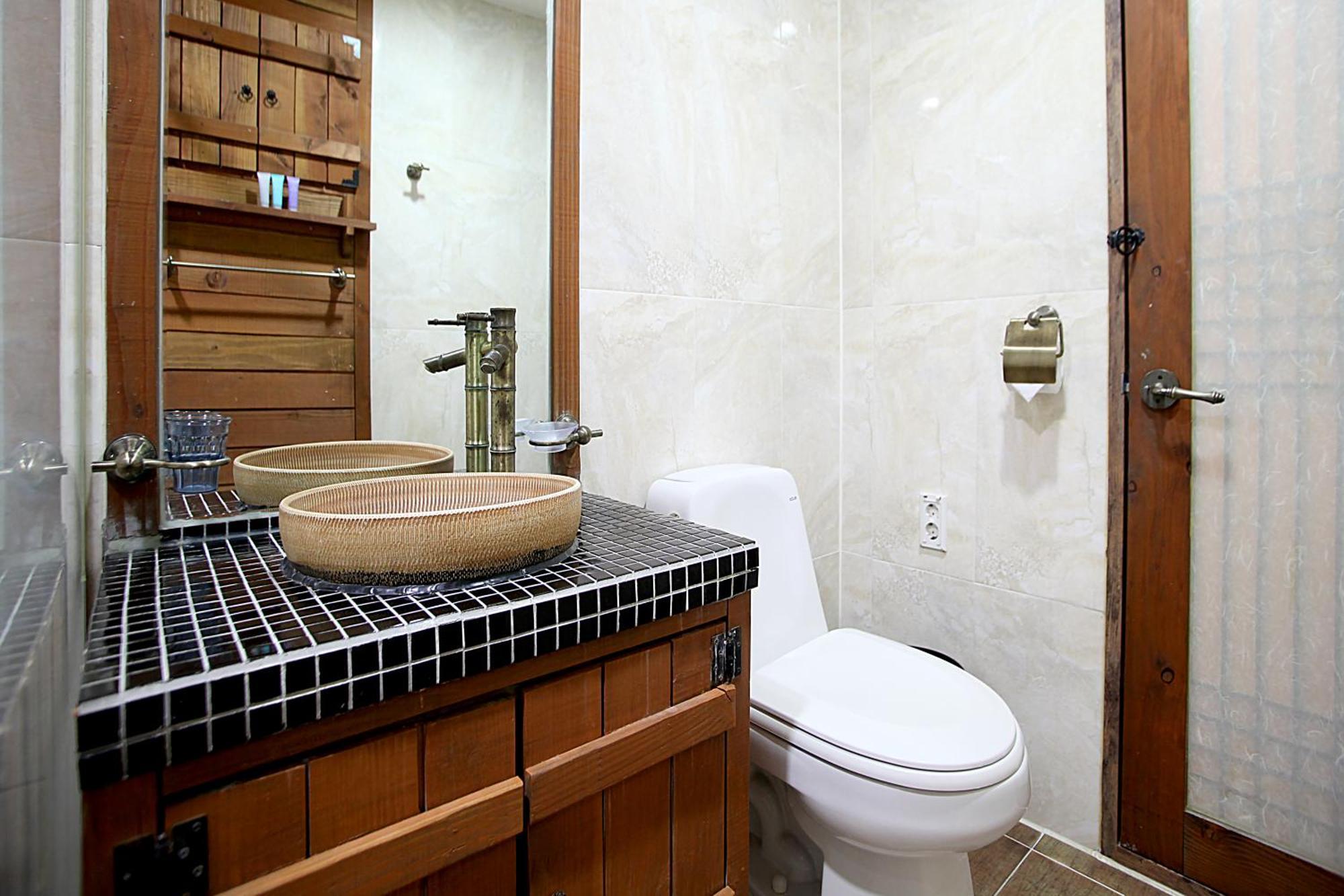Jeonju Hanok Taejogung Hotel Rum bild