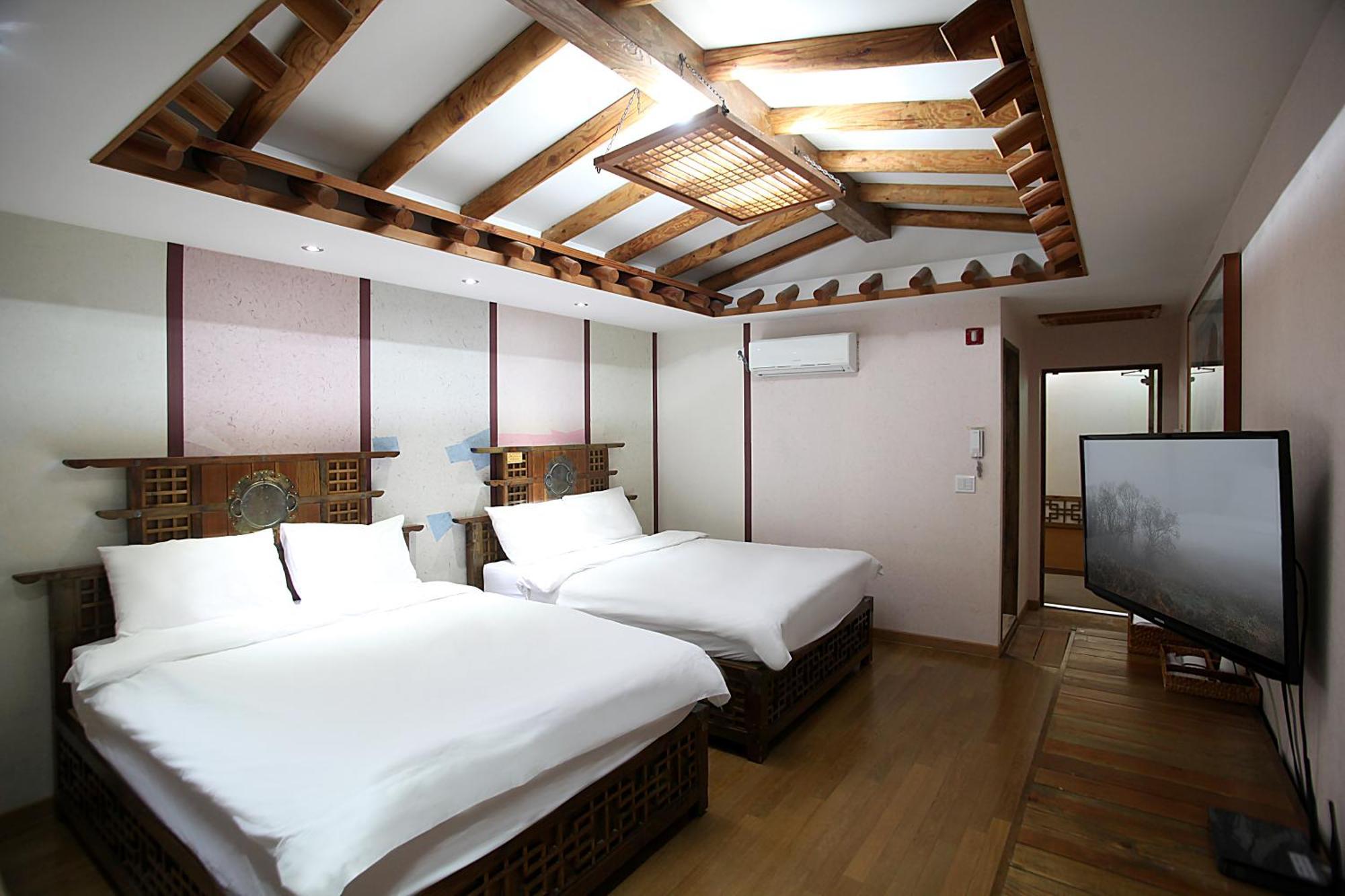 Jeonju Hanok Taejogung Hotel Rum bild
