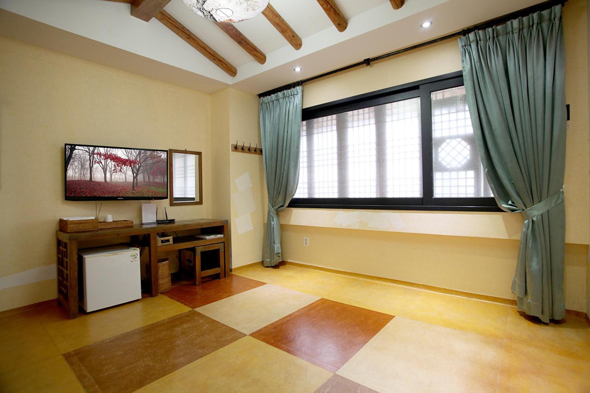 Jeonju Hanok Taejogung Hotel Rum bild