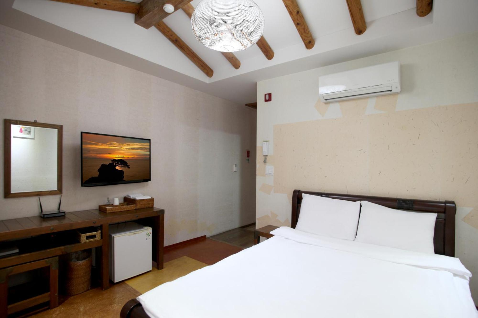 Jeonju Hanok Taejogung Hotel Rum bild