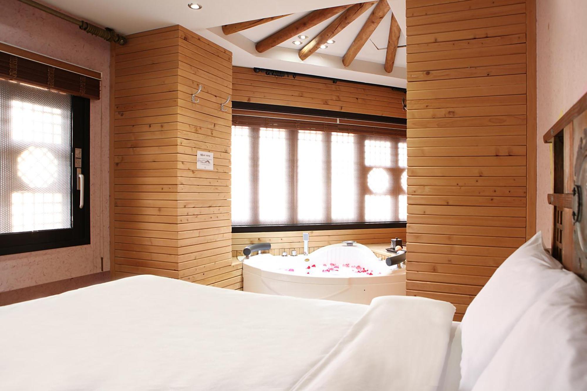 Jeonju Hanok Taejogung Hotel Rum bild